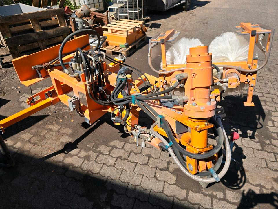 Leitpfostenwaschgerät WV 3-L für Unimog 405/10 405/12 U300 u400 300 500 318 218 423 430 530 Schmidt - Sapu: gambar 4 Leitpfostenwaschgerät WV 3-L für Unimog 405/10 405/12 U300 u400 300 500 318 218 423 430 530 Schmidt - Sapu: gambar 4