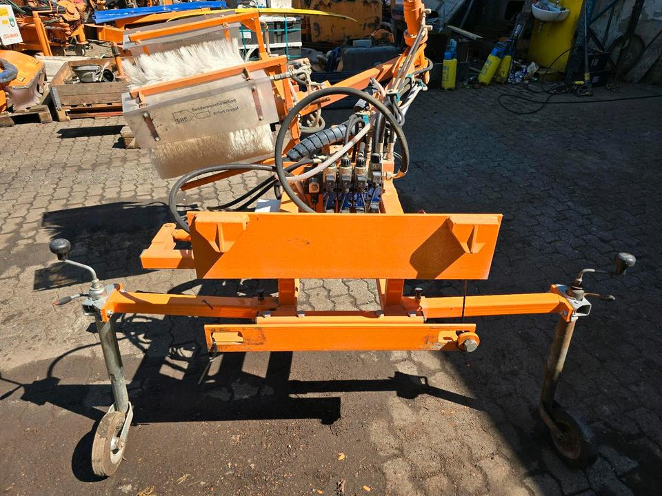 Leitpfostenwaschgerät WV 3-L für Unimog 405/10 405/12 U300 u400 300 500 318 218 423 430 530 Schmidt - Sapu: gambar 2 Leitpfostenwaschgerät WV 3-L für Unimog 405/10 405/12 U300 u400 300 500 318 218 423 430 530 Schmidt - Sapu: gambar 2