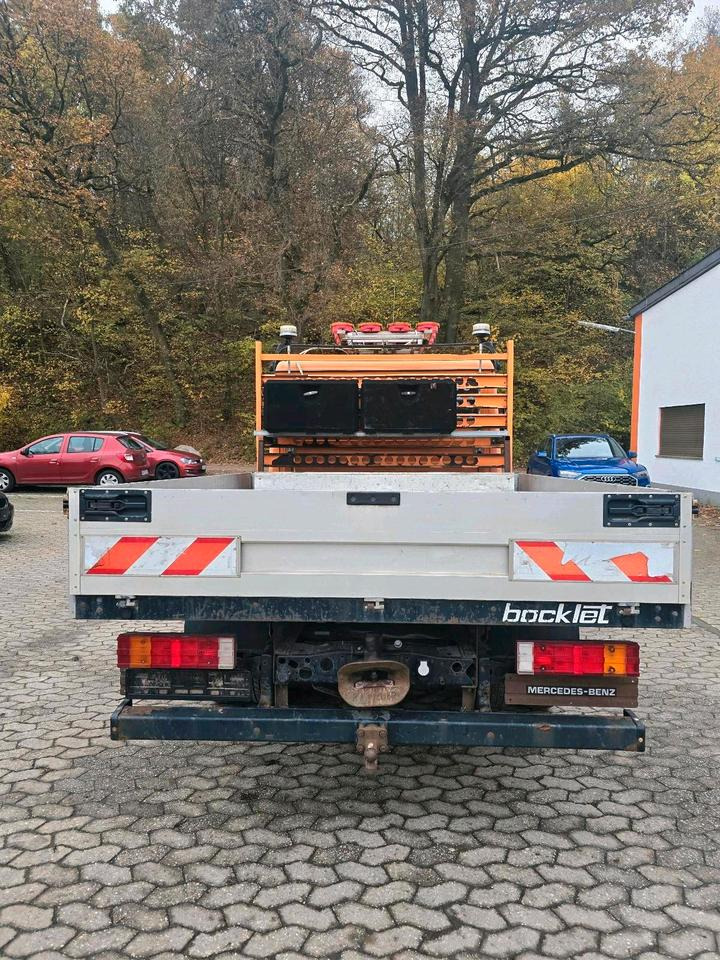 Mercedes-Benz Vario 613D Bluetec 5 Pritsche Doka LKW - Van flatbed, Van kombi: gambar 3 Mercedes-Benz Vario 613D Bluetec 5 Pritsche Doka LKW - Van flatbed, Van kombi: gambar 3