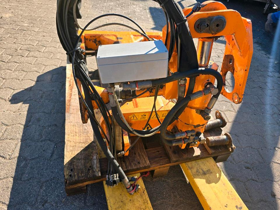 Mulag TR Torsionsrahmen Unimog 405 U300 300 U 400 500 Mercedes-Benz Böschungsmäher Böschungsmulcher Mähausleger FME 600 700 MKM FMK - Mesin pemotong boom: gambar 5 Mulag TR Torsionsrahmen Unimog 405 U300 300 U 400 500 Mercedes-Benz Böschungsmäher Böschungsmulcher Mähausleger FME 600 700 MKM FMK - Mesin pemotong boom: gambar 5