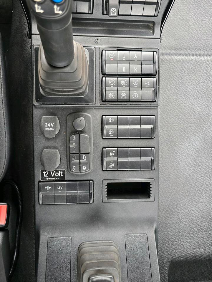 Truk bajak salju Neuwertiger Unimog U530 7800km EAS Easy-Drive Mercedes-Benz U 530 UGN UGE 405 527 535 435 430 Kipper: gambar 9