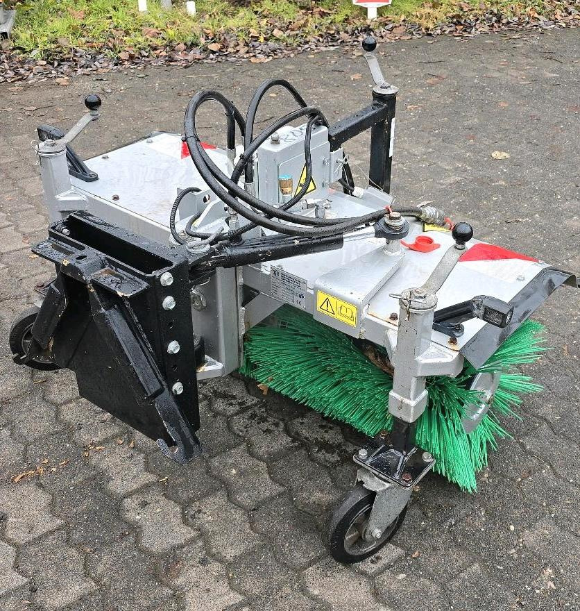 KIF CM 1600 Kehrmaschine Straßenkehrmaschine Kehrbesen für Multicar Tremo Iseki Kubota - Peralatan lainnya: gambar 3 KIF CM 1600 Kehrmaschine Straßenkehrmaschine Kehrbesen für Multicar Tremo Iseki Kubota - Peralatan lainnya: gambar 3