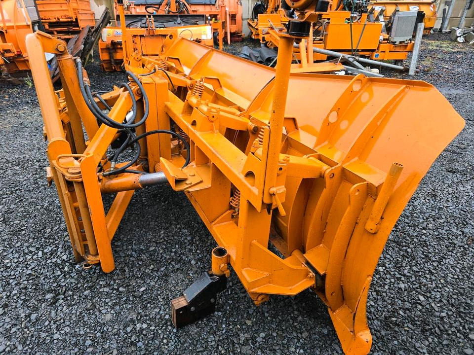 Schmidt MF 2.4 3m. Schneeschieber Schneeschild Winterdienst Räumschild Schneepflug passend für Traktor Unimog 405 UGE UGN Fronthydraulik - Bajak salju: gambar 4 Schmidt MF 2.4 3m. Schneeschieber Schneeschild Winterdienst Räumschild Schneepflug passend für Traktor Unimog 405 UGE UGN Fronthydraulik - Bajak salju: gambar 4