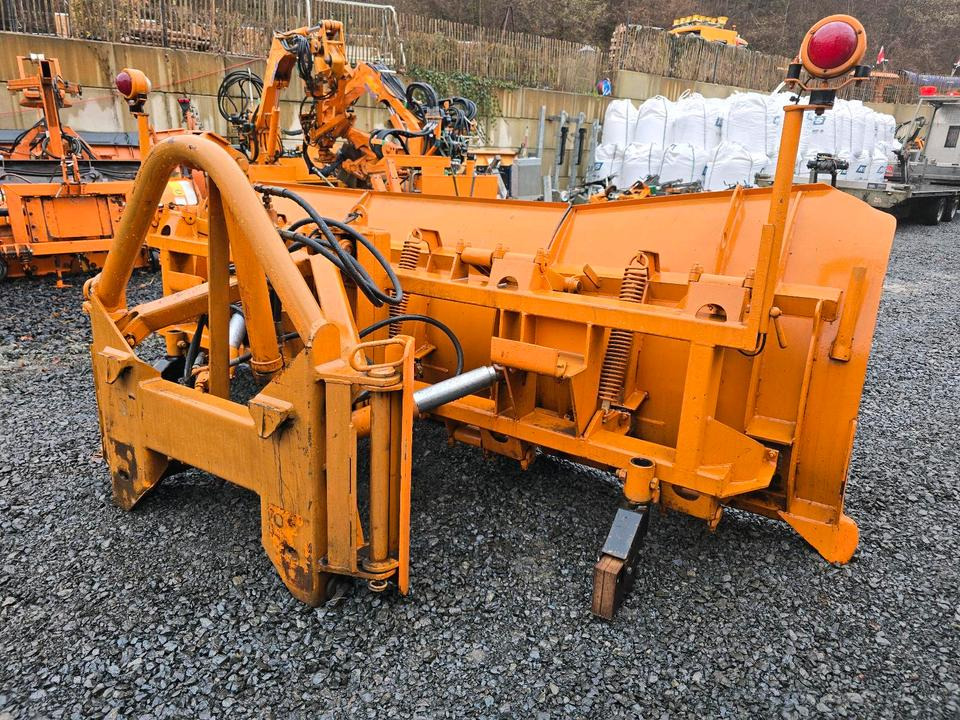 Schmidt MF 2.4 3m. Schneeschieber Schneeschild Winterdienst Räumschild Schneepflug passend für Traktor Unimog 405 UGE UGN Fronthydraulik - Bajak salju: gambar 2 Schmidt MF 2.4 3m. Schneeschieber Schneeschild Winterdienst Räumschild Schneepflug passend für Traktor Unimog 405 UGE UGN Fronthydraulik - Bajak salju: gambar 2