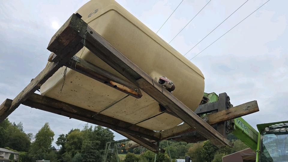 Schmidt Mulag 2m3 Wassertank Wasserfass Speidel für Unimog UGE UGN 405 U300 400 500 427 430 LKW Boschung wassertank Laugentank Bewässerung 5000liter - Kontainer tangki: gambar 4 Schmidt Mulag 2m3 Wassertank Wasserfass Speidel für Unimog UGE UGN 405 U300 400 500 427 430 LKW Boschung wassertank Laugentank Bewässerung 5000liter - Kontainer tangki: gambar 4