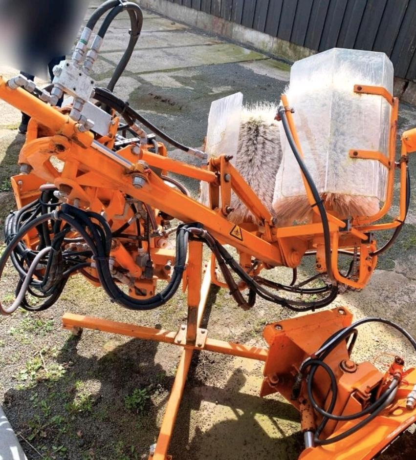 Schmidt RPS-H Leitpfostenwaschgerät für Unimog 405/10 405/12 U400 300 400 500 UGN UGE Mulag Mercedes-Benz 318 218 423 427 429 430 - Sapu: gambar 1 Schmidt RPS-H Leitpfostenwaschgerät für Unimog 405/10 405/12 U400 300 400 500 UGN UGE Mulag Mercedes-Benz 318 218 423 427 429 430 - Sapu: gambar 1