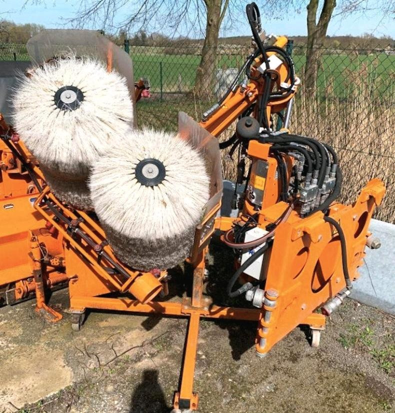 Schmidt RPS-H Leitpfostenwaschgerät für Unimog 405/10 405/12 U400 300 400 500 UGN UGE Mulag Mercedes-Benz 318 218 423 427 429 430 - Sapu: gambar 3 Schmidt RPS-H Leitpfostenwaschgerät für Unimog 405/10 405/12 U400 300 400 500 UGN UGE Mulag Mercedes-Benz 318 218 423 427 429 430 - Sapu: gambar 3