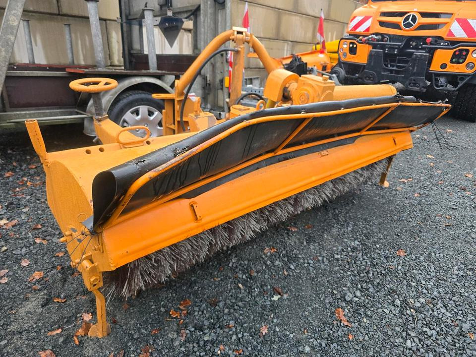 Schmidt VKS Kehrmaschine Straßenkehrmaschine Frontkehrmaschine Kehrbesen für Radlader Unimog Traktor - Sapu: gambar 4 Schmidt VKS Kehrmaschine Straßenkehrmaschine Frontkehrmaschine Kehrbesen für Radlader Unimog Traktor - Sapu: gambar 4