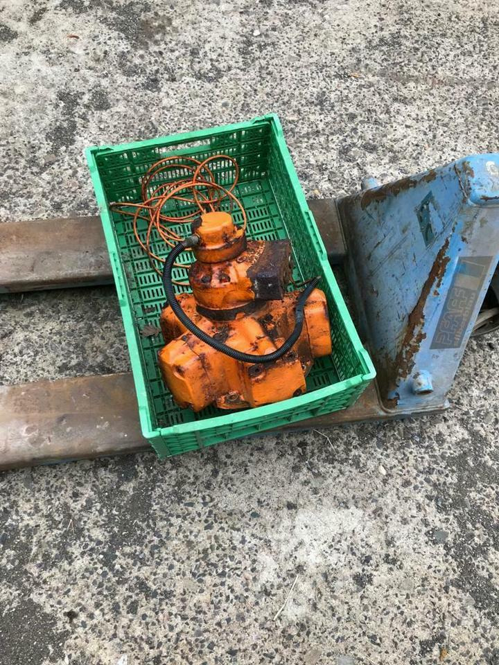 Schneckenantrieb Getriebe Küpper Weisser Salzstreuer Winterdiens - Gearbox untuk Kendaraan Kota/ Khusus: gambar 1 Schneckenantrieb Getriebe Küpper Weisser Salzstreuer Winterdiens - Gearbox untuk Kendaraan Kota/ Khusus: gambar 1