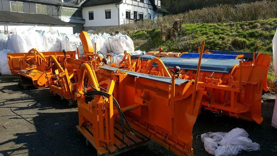 Schneepflug Schmidt Beilhack Winterdienst Schneeschild Unimog - Bajak salju: gambar 1 Schneepflug Schmidt Beilhack Winterdienst Schneeschild Unimog - Bajak salju: gambar 1