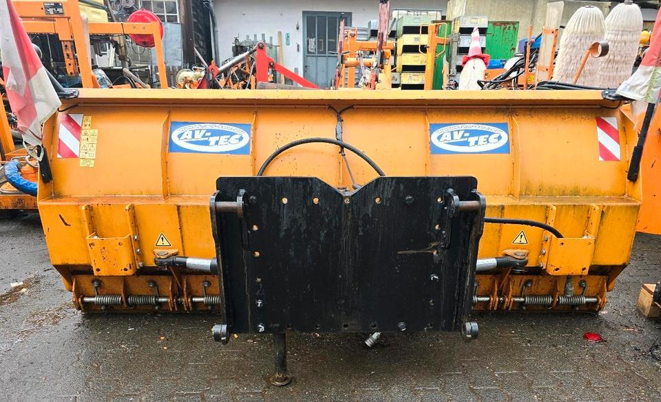 Schneepflug für Schaeff U. Yanmar Radlader Schneeschild Schneeschieber Schmidt Winterdienst - Bajak salju: gambar 3 Schneepflug für Schaeff U. Yanmar Radlader Schneeschild Schneeschieber Schmidt Winterdienst - Bajak salju: gambar 3