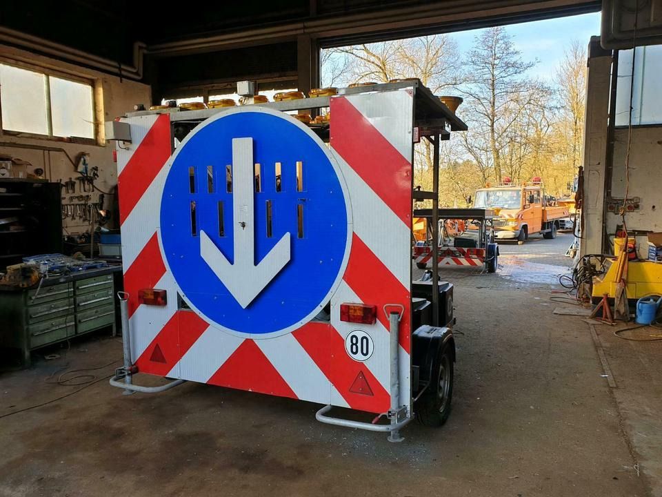 Nissen LED Absperrtafel Arbeitsstellenintegrationssystem VZ616 - Trailer: gambar 2 Nissen LED Absperrtafel Arbeitsstellenintegrationssystem VZ616 - Trailer: gambar 2