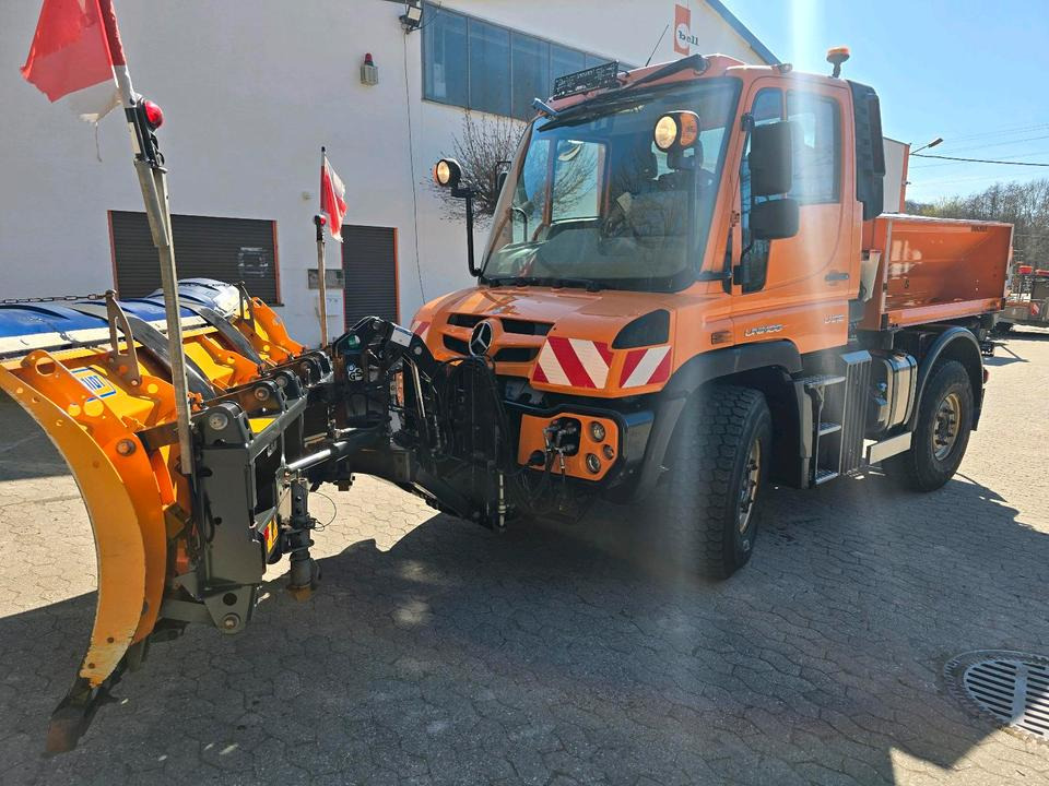 Unimog 218 U218 Mercedes-Benz 405 Schmidt Schneepflug Gmeiner Salzstreuer Yedi Winterdienst - Truk bajak salju: gambar 1 Unimog 218 U218 Mercedes-Benz 405 Schmidt Schneepflug Gmeiner Salzstreuer Yedi Winterdienst - Truk bajak salju: gambar 1