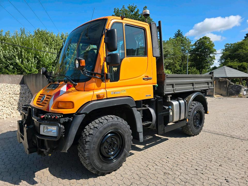Unimog 405/10 U300 Bluetec 5 Mercedes-Benz U 300 290 400 500 UGE UGN Jotha Absetzkipper Absetzer - Truk bajak salju: gambar 1 Unimog 405/10 U300 Bluetec 5 Mercedes-Benz U 300 290 400 500 UGE UGN Jotha Absetzkipper Absetzer - Truk bajak salju: gambar 1