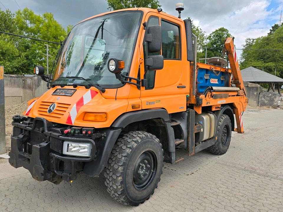 Unimog 405/10 U300 Bluetec 5 Mercedes-Benz U 300 UGE UGN mit Jotha Absetzkipper combi con 4518 Absetzer - Truk bajak salju: gambar 3 Unimog 405/10 U300 Bluetec 5 Mercedes-Benz U 300 UGE UGN mit Jotha Absetzkipper combi con 4518 Absetzer - Truk bajak salju: gambar 3