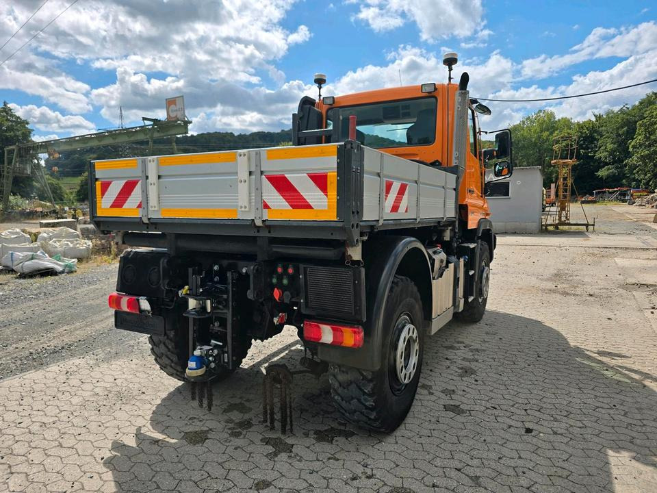 Truk bajak salju Unimog U429 NKS-F-UGE-42 Mercedes-Benz 405/10 405/12 UGE Mercedes-Benz U 318 323 327 423 427 429 430 EasyDrive Variopilot Mulag MKM 700 Böschungsmäher Böschungsmulcher Bucher Salzstreuer: gambar 11