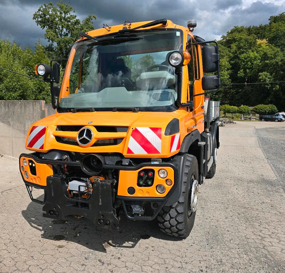Truk bajak salju Unimog U429 NKS-F-UGE-42 Mercedes-Benz 405/10 405/12 UGE Mercedes-Benz U 318 323 327 423 427 429 430 EasyDrive Variopilot Mulag MKM 700 Böschungsmäher Böschungsmulcher Bucher Salzstreuer: gambar 9