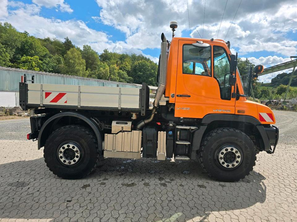 Truk bajak salju Unimog U429 NKS-F-UGE-42 Mercedes-Benz 405/10 405/12 UGE Mercedes-Benz U 318 323 327 423 427 429 430 EasyDrive Variopilot Mulag MKM 700 Böschungsmäher Böschungsmulcher Bucher Salzstreuer: gambar 6