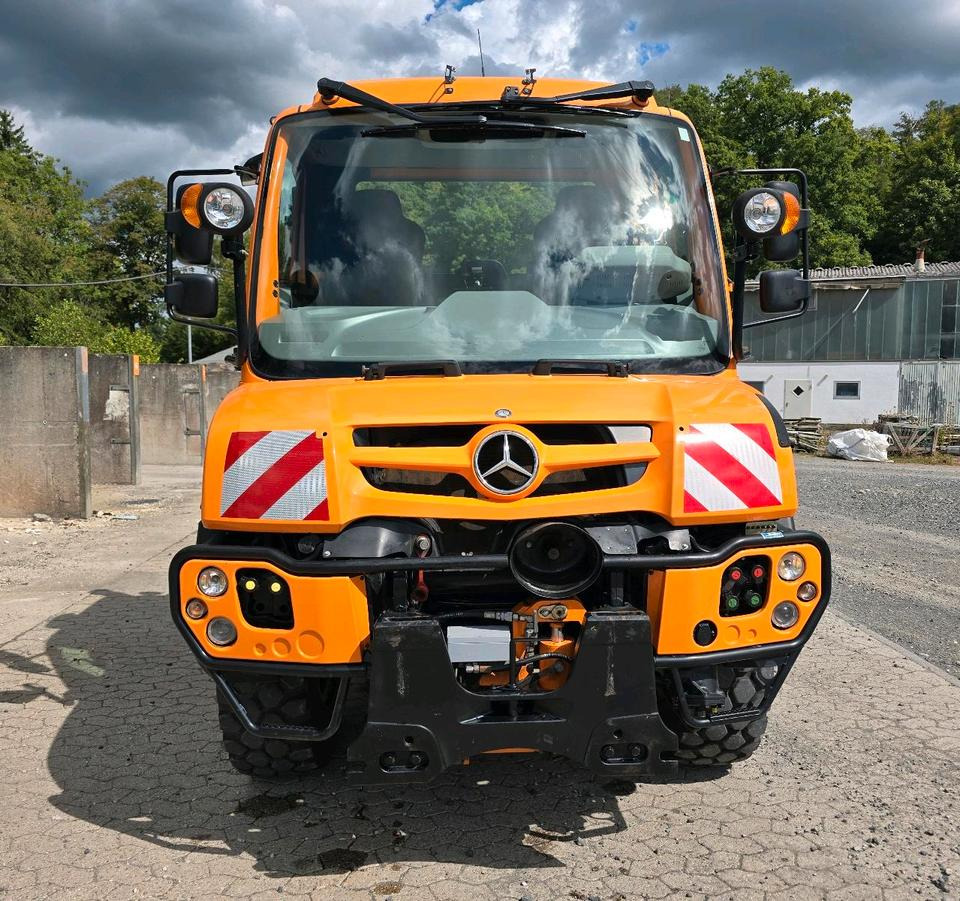 Truk bajak salju Unimog U429 NKS-F-UGE-42 Mercedes-Benz 405/10 405/12 UGE Mercedes-Benz U 318 323 327 423 427 429 430 EasyDrive Variopilot Mulag MKM 700 Böschungsmäher Böschungsmulcher Bucher Salzstreuer: gambar 8