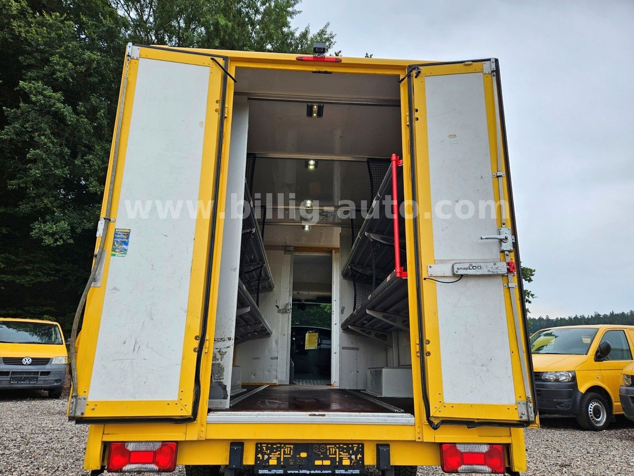 Iveco Daily 1.Hand*EU4* Regale Integralkoffer DHL POST - Truk penjual: gambar 5 Iveco Daily 1.Hand*EU4* Regale Integralkoffer DHL POST - Truk penjual: gambar 5
