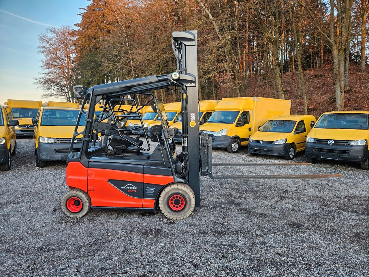 Linde E25 R Roadster , 6.880mm Hubhöhe, StVZO hydr. Zi - Forklift listrik: gambar 5 Linde E25 R Roadster , 6.880mm Hubhöhe, StVZO hydr. Zi - Forklift listrik: gambar 5