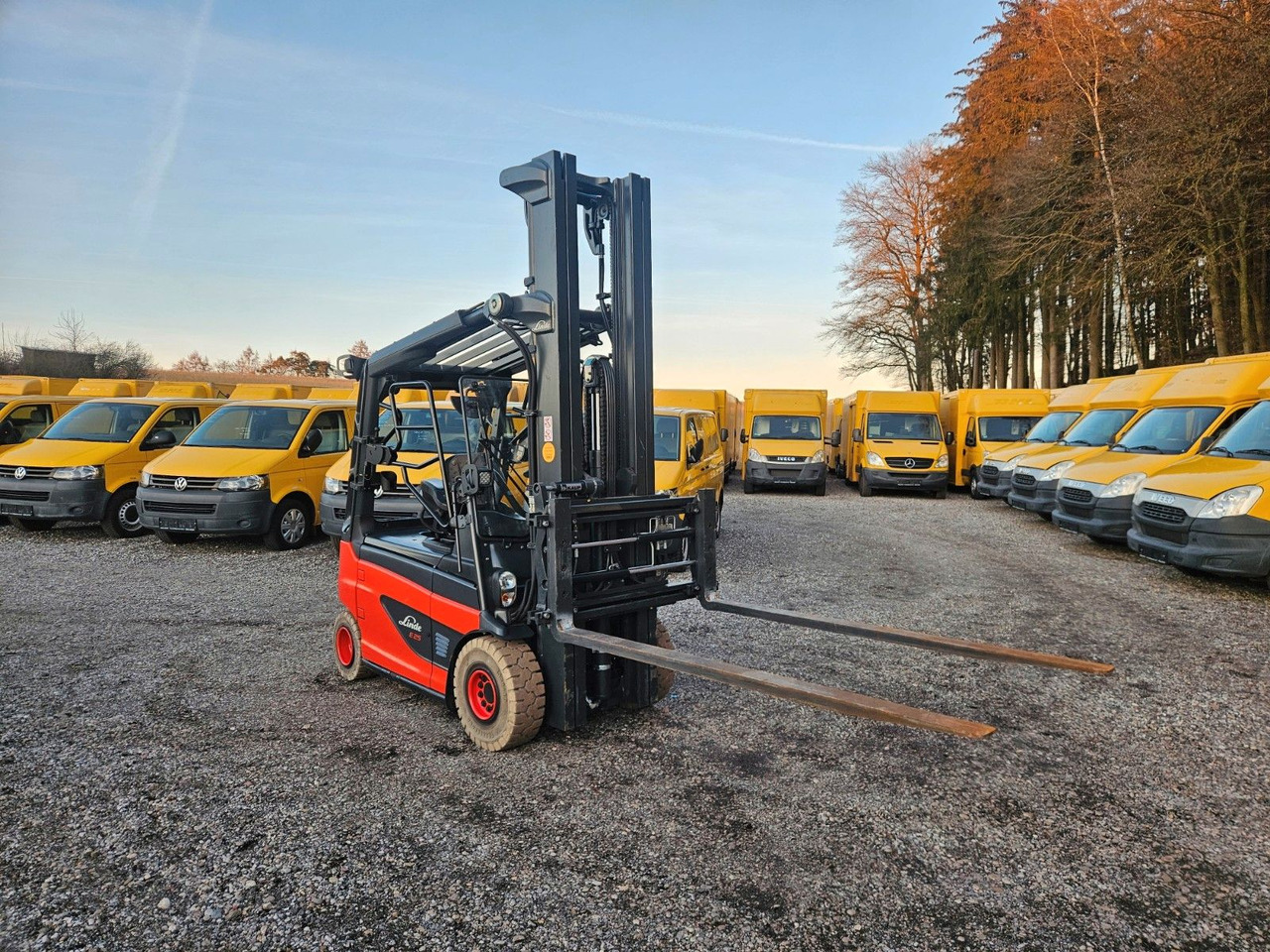 Linde E25 R Roadster , 6.880mm Hubhöhe, StVZO hydr. Zi - Forklift listrik: gambar 4 Linde E25 R Roadster , 6.880mm Hubhöhe, StVZO hydr. Zi - Forklift listrik: gambar 4