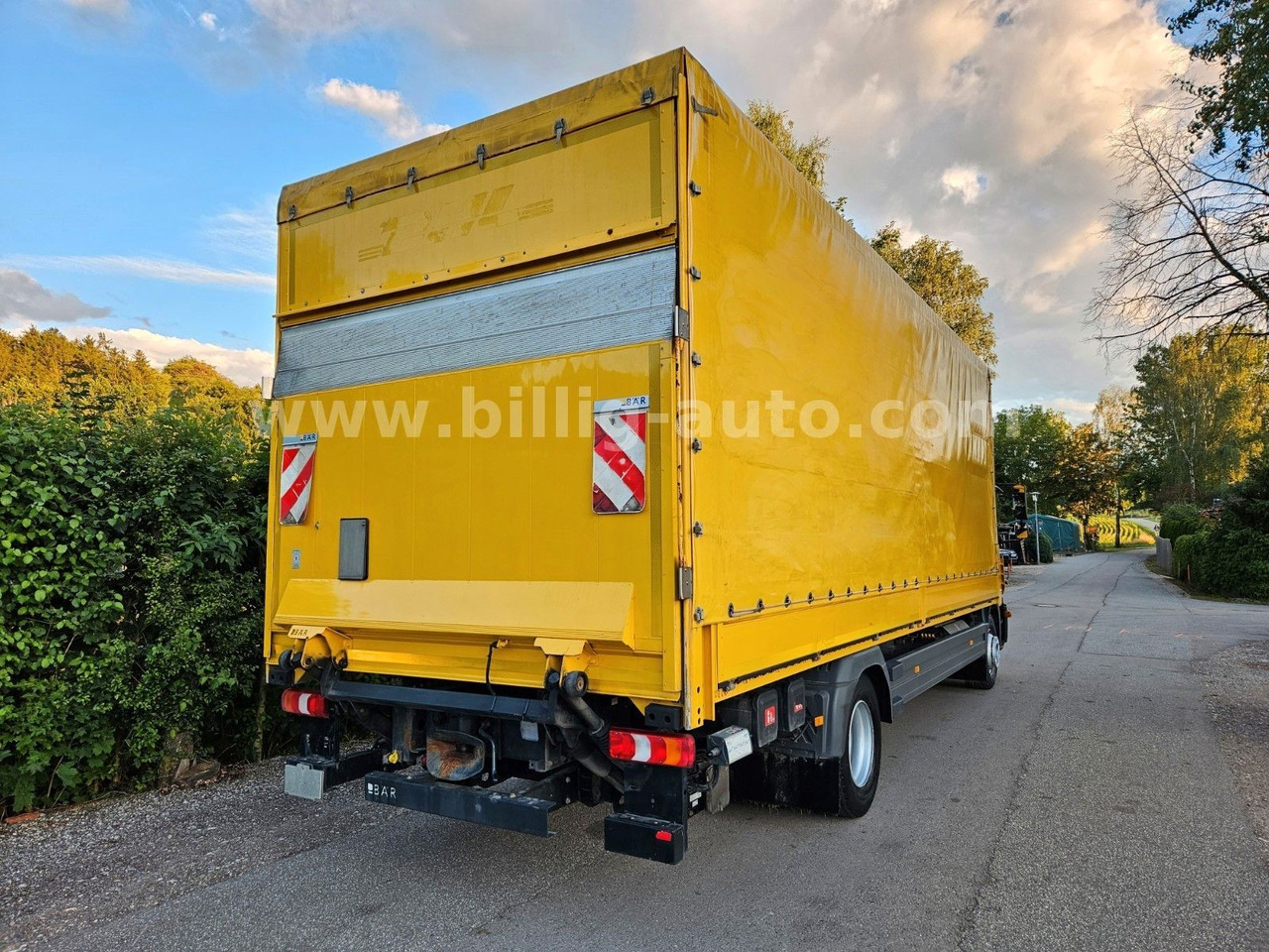 Truk box Mercedes-Benz Atego 1327 L * BREMS/SPUR-ASS*DIFF.*LBW*AHK*7.2m: gambar 6