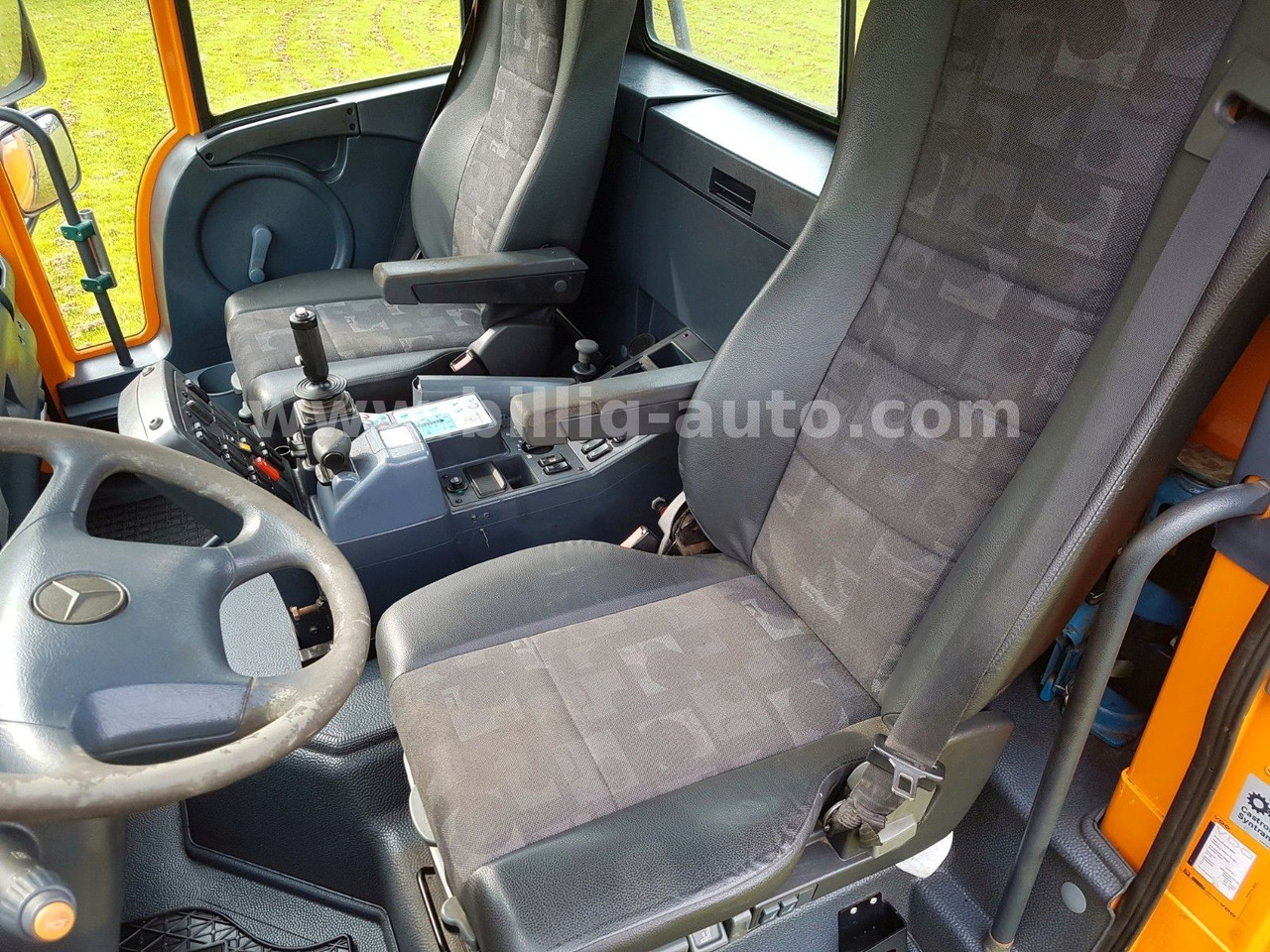 Truk jungkit Unimog U400 405/12*HYDROSTAT*VARIOPILOT*Euro4*Kipper: gambar 15 Truk jungkit Unimog U400 405/12*HYDROSTAT*VARIOPILOT*Euro4*Kipper: gambar 15