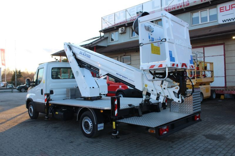 Oil&Steel Scorpion 2013 - 20 m zamontowany na Iveco 35S14H - Platform udara yang dipasang di truk: gambar 4 Oil&Steel Scorpion 2013 - 20 m zamontowany na Iveco 35S14H - Platform udara yang dipasang di truk: gambar 4