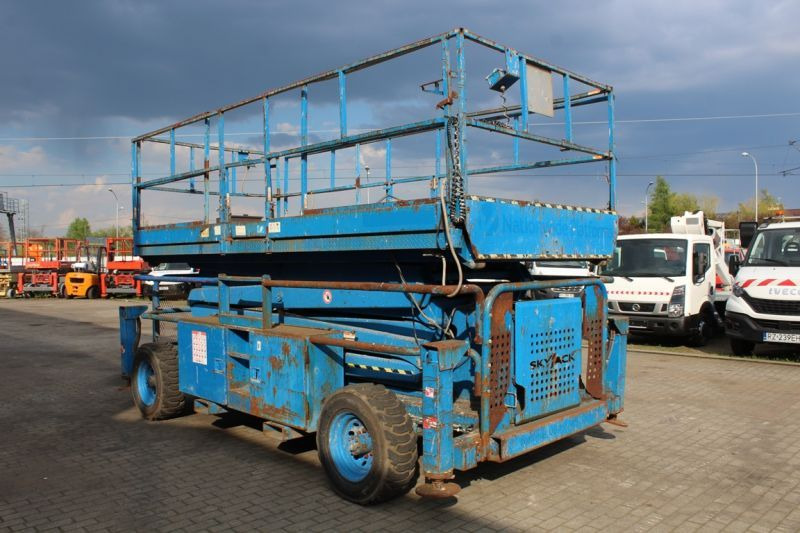 Podnośnik nożycowy 4x4 spalinowy 15 m Skyjack SJ9241 - Scissor lifts: gambar 3 Podnośnik nożycowy 4x4 spalinowy 15 m Skyjack SJ9241 - Scissor lifts: gambar 3