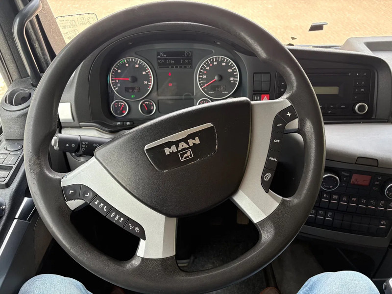 Truk sasis MAN TGX 26.400 / 6x2-2 LL / TUV - APK DECEMBER 2025 /: gambar 9