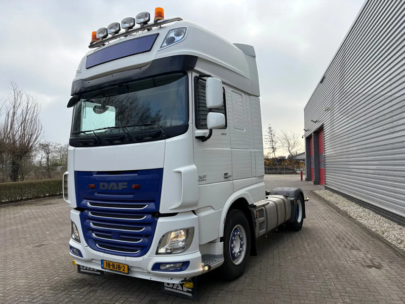 DAF XF 460 4x2 / APK - TUV JANUARI 2026 / HOLLAND TRUCK / ADR KLASSE I II III / 2 BEDS / - Tractor head: gambar 2 DAF XF 460 4x2 / APK - TUV JANUARI 2026 / HOLLAND TRUCK / ADR KLASSE I II III / 2 BEDS / - Tractor head: gambar 2