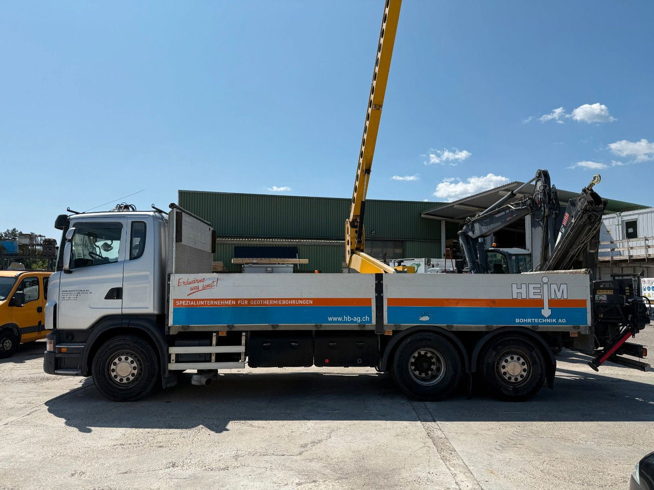 Scania G440 Brücke mit Ladekran - Truk flatbed, Truk derek: gambar 1 Scania G440 Brücke mit Ladekran - Truk flatbed, Truk derek: gambar 1