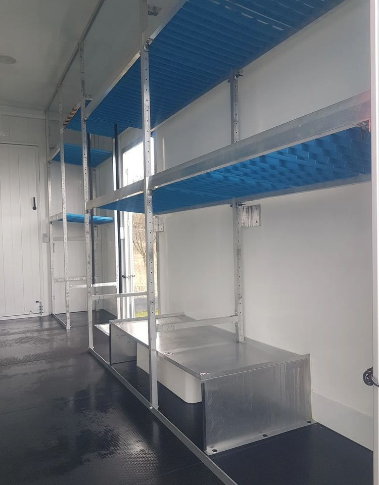 Camper Iveco DAILY KONTENER NISKOPODŁOGOWY 4,43x2,23x2,42 SKLEP BAR FOODTRUCK KAMPER KLIMA: gambar 19