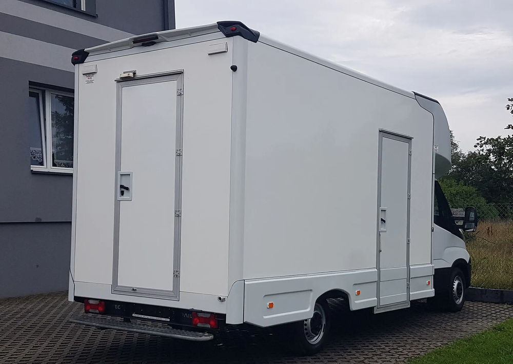 Iveco DAILY KONTENER NISKOPODŁOGOWY 4,31x2,24x2,42 FOODTRUCK SKLEP KAMPER KLIMA BAR KONIOWÓZ - Van box: gambar 4 Iveco DAILY KONTENER NISKOPODŁOGOWY 4,31x2,24x2,42 FOODTRUCK SKLEP KAMPER KLIMA BAR KONIOWÓZ - Van box: gambar 4