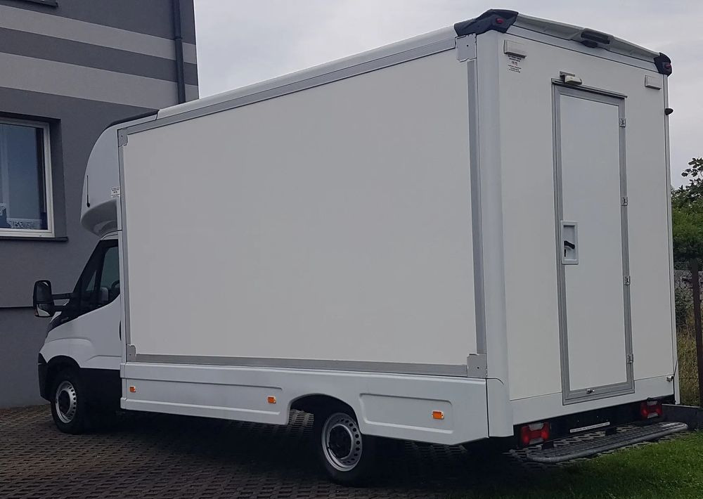 Iveco DAILY KONTENER NISKOPODŁOGOWY 4,31x2,24x2,42 FOODTRUCK SKLEP KAMPER KLIMA BAR KONIOWÓZ - Van box: gambar 3 Iveco DAILY KONTENER NISKOPODŁOGOWY 4,31x2,24x2,42 FOODTRUCK SKLEP KAMPER KLIMA BAR KONIOWÓZ - Van box: gambar 3