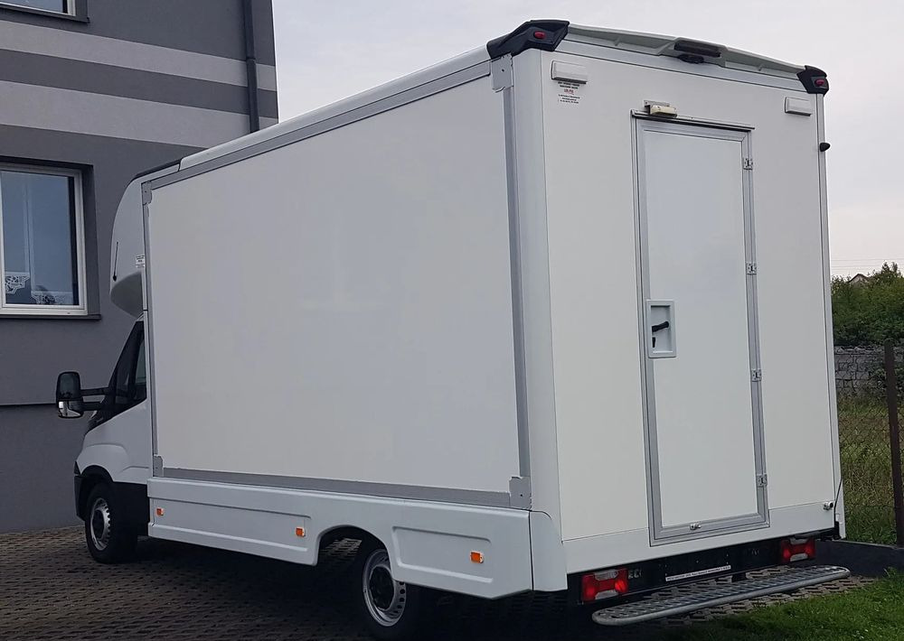 Iveco DAILY KONTENER NISKOPODŁOGOWY 4,31x2,24x2,43 FOODTRUCK SKLEP KAMPER KLIMA BAR KONIOWÓZ - Van box: gambar 3 Iveco DAILY KONTENER NISKOPODŁOGOWY 4,31x2,24x2,43 FOODTRUCK SKLEP KAMPER KLIMA BAR KONIOWÓZ - Van box: gambar 3