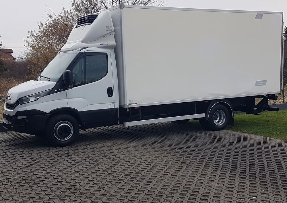 Iveco Daily 70-170 WINDA CHŁODNIA 10EP AGREGAT IZOTERMA - Truk berpendingin: gambar 2 Iveco Daily 70-170 WINDA CHŁODNIA 10EP AGREGAT IZOTERMA - Truk berpendingin: gambar 2
