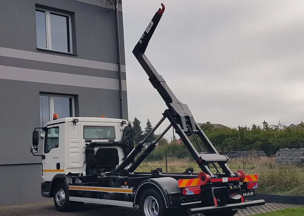 MAN TGL 12.220 HAKOWIEC 4x2 KLIMA - Hook lift: gambar 3 MAN TGL 12.220 HAKOWIEC 4x2 KLIMA - Hook lift: gambar 3