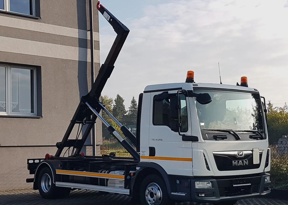 MAN TGL 12.220 HAKOWIEC 4x2 KLIMA - Hook lift: gambar 1 MAN TGL 12.220 HAKOWIEC 4x2 KLIMA - Hook lift: gambar 1