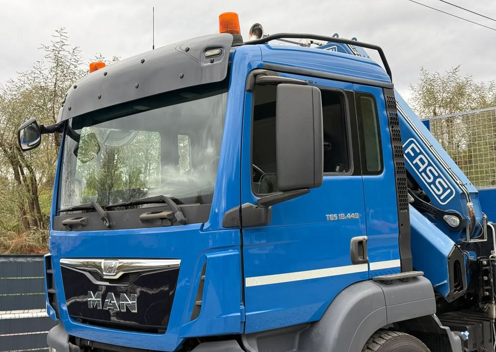 MAN * MAN 18.440 TGS * 4x4 * HDS Fassi F215 * Sprowadzony * 95 000 KM ! * Stan Jak Nowy - Truk flatbed, Truk derek: gambar 4 MAN * MAN 18.440 TGS * 4x4 * HDS Fassi F215 * Sprowadzony * 95 000 KM ! * Stan Jak Nowy - Truk flatbed, Truk derek: gambar 4