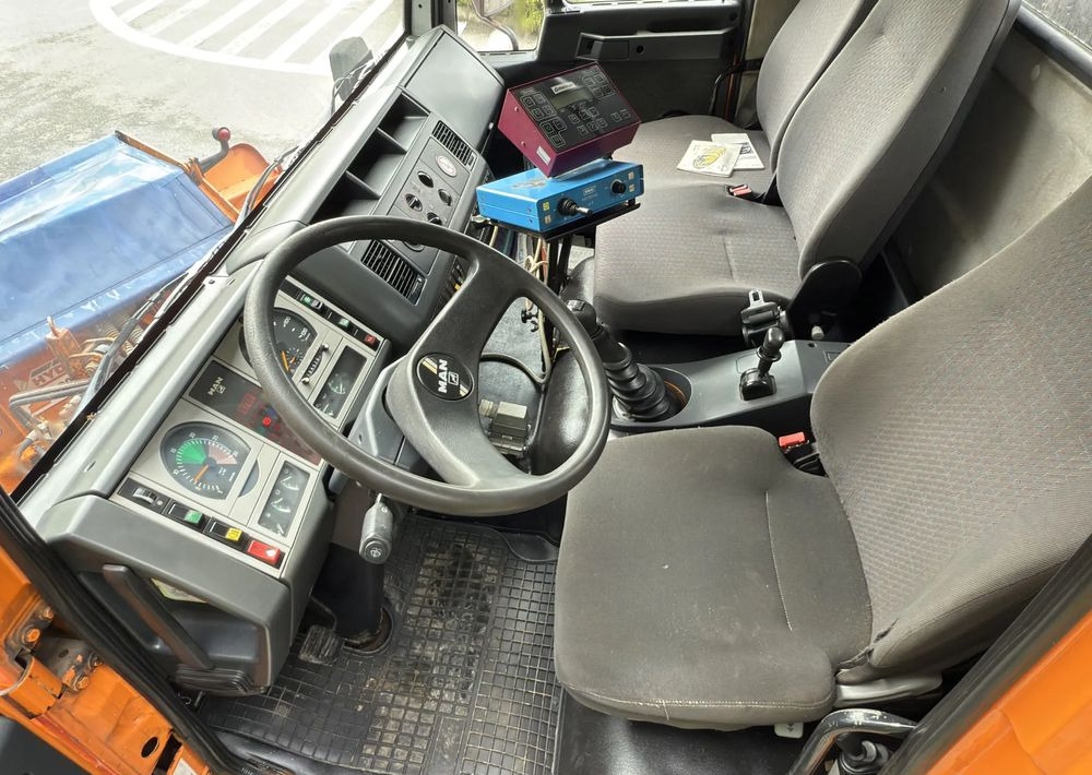 Truk jungkit MAN * MAN LE 10.220 *Kiper Wywrotka * 4x4 * Pług Piaskarka * Zimowe Utrzymanie * Sprowadzony * HDS MKG *: gambar 16