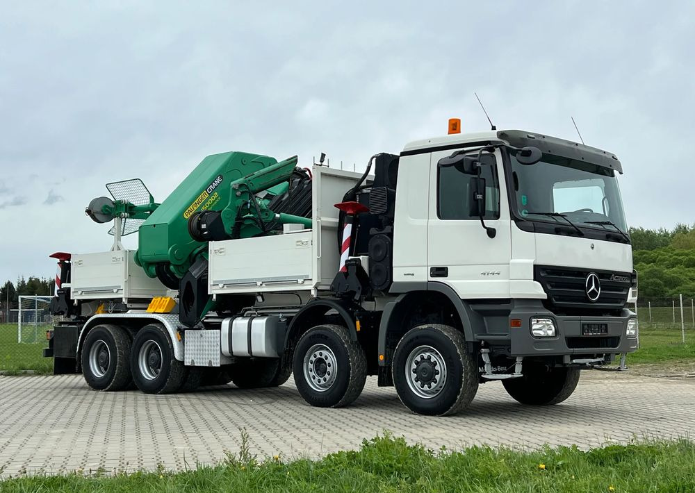Mercedes-Benz * Mercedes 8x6 Actros 4144 * HDS Palfinger 150002 + FLY JIB PJ 170 * Dźwig * 40 TON * Wyciągarka * 35 Metrów * Kosz * - Mesin kehutanan, Truk: gambar 1 Mercedes-Benz * Mercedes 8x6 Actros 4144 * HDS Palfinger 150002 + FLY JIB PJ 170 * Dźwig * 40 TON * Wyciągarka * 35 Metrów * Kosz * - Mesin kehutanan, Truk: gambar 1