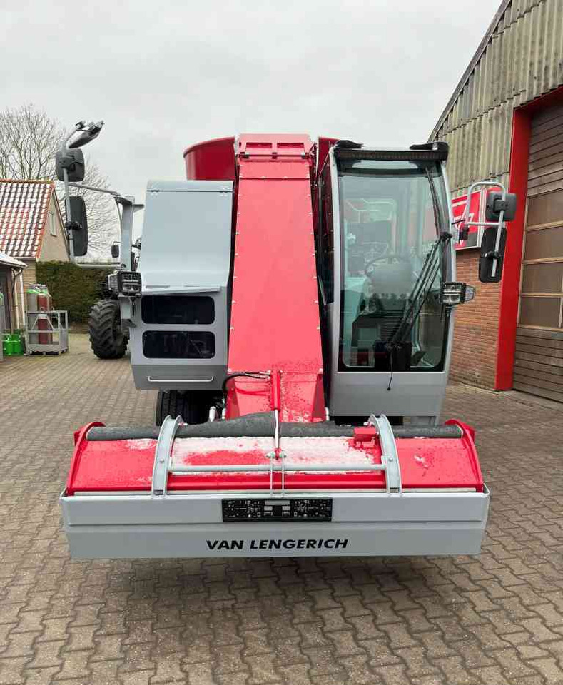 BVL BVL van Lengerich V-MIX Drive Maximus Plus 17.1 LS zelfrijdende - Mixer-pengumpan: gambar 4 BVL BVL van Lengerich V-MIX Drive Maximus Plus 17.1 LS zelfrijdende - Mixer-pengumpan: gambar 4