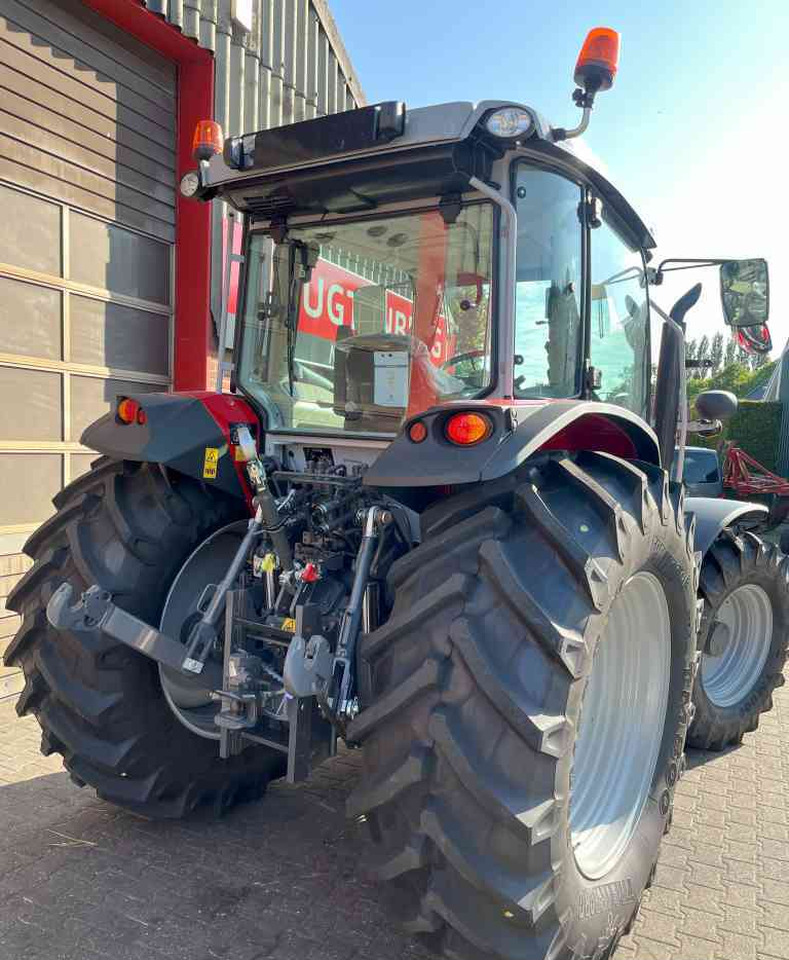 Massey Ferguson 5M.145 Dyna-4 Tractoren - Traktor: gambar 4 Massey Ferguson 5M.145 Dyna-4 Tractoren - Traktor: gambar 4
