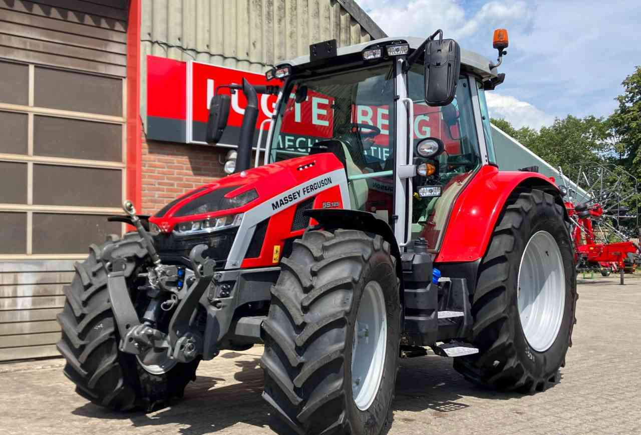 Massey Ferguson 5S.125 Dyna-4 Essential tractoren. - Traktor: gambar 1 Massey Ferguson 5S.125 Dyna-4 Essential tractoren. - Traktor: gambar 1