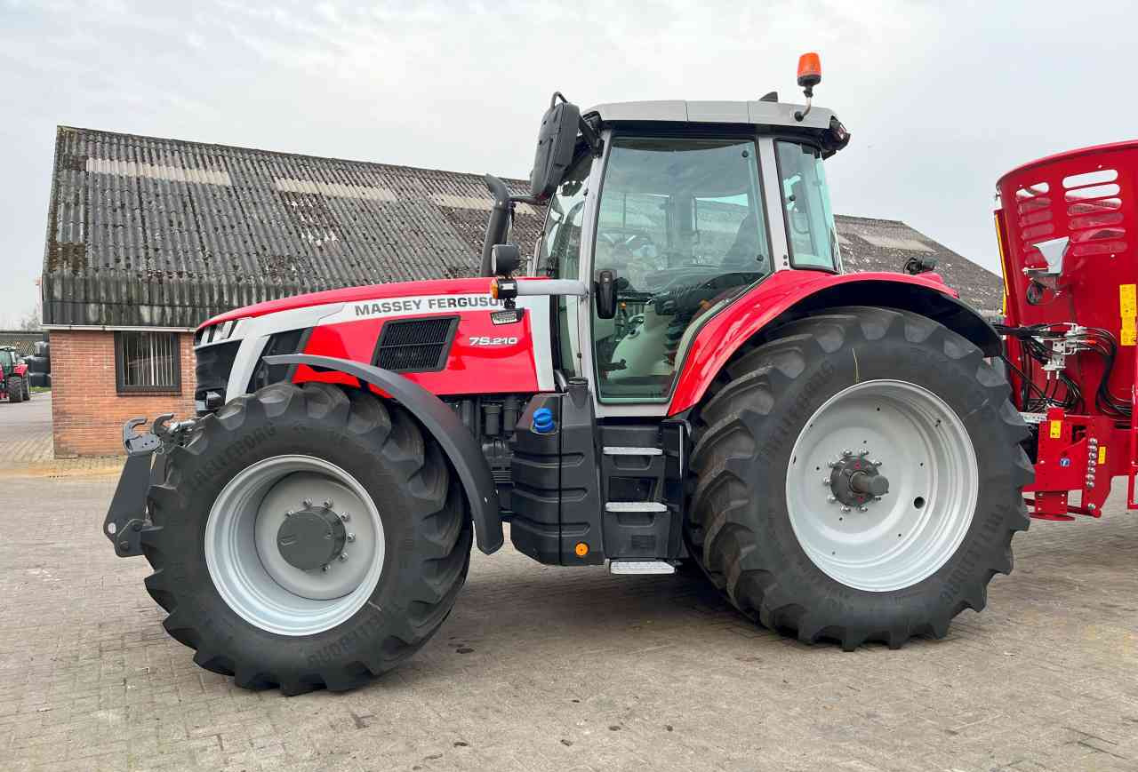 Massey Ferguson 7S.210 Dyna-VT Exclusive Tractoren - Traktor: gambar 2 Massey Ferguson 7S.210 Dyna-VT Exclusive Tractoren - Traktor: gambar 2