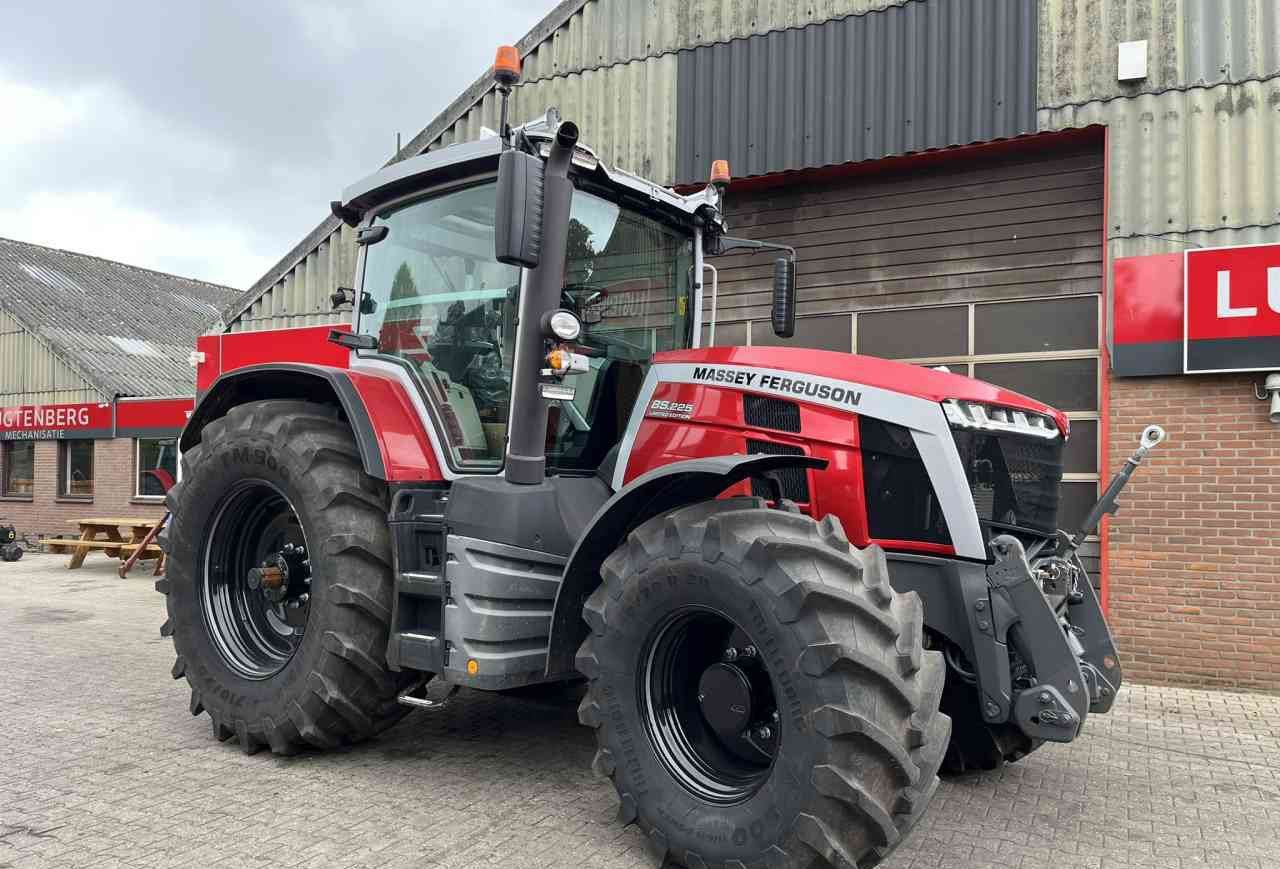 Massey Ferguson 8S.225 Dyna-VT Exclusive Tractoren - Traktor: gambar 1 Massey Ferguson 8S.225 Dyna-VT Exclusive Tractoren - Traktor: gambar 1