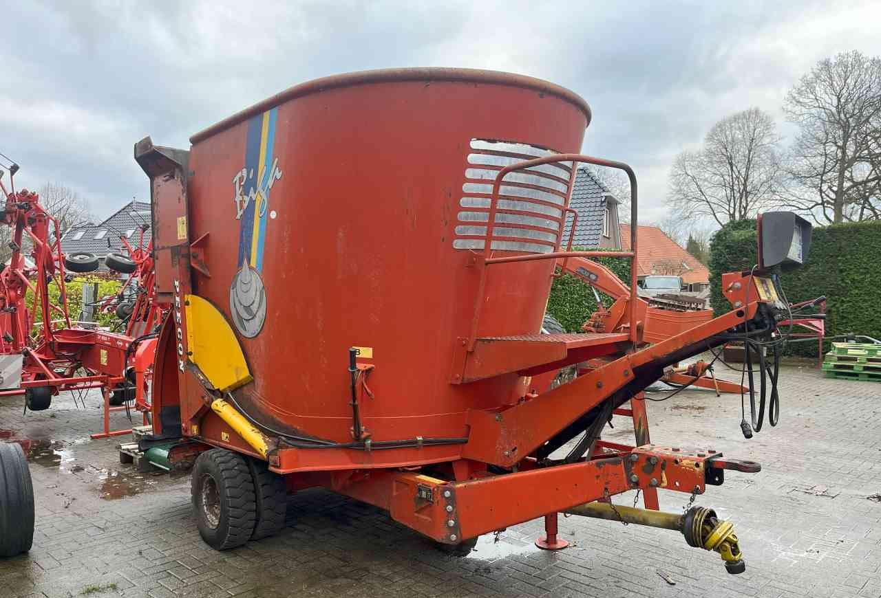 Peecon BIGA 10 voermengwagen, laadklep, voermachines - Mixer-pengumpan: gambar 3 Peecon BIGA 10 voermengwagen, laadklep, voermachines - Mixer-pengumpan: gambar 3