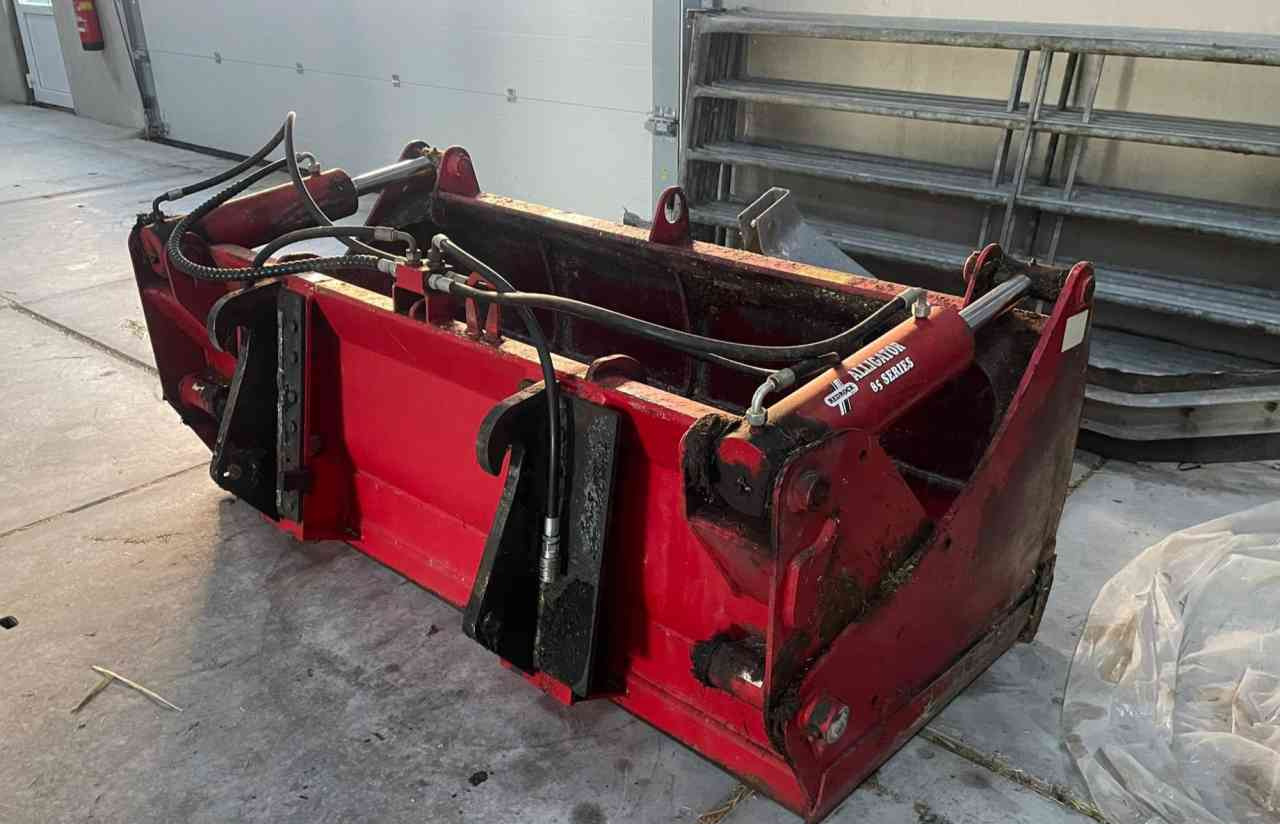 Redrock Kuilhapper 1.60 breed, dichte bodem, Volvo L30 aansluiting voermachines - Peralatan silo: gambar 2 Redrock Kuilhapper 1.60 breed, dichte bodem, Volvo L30 aansluiting voermachines - Peralatan silo: gambar 2